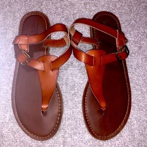 Mossimo supply co. Thong sandal in color Cognac